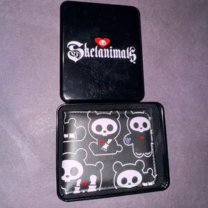 Skelanimals buckle down bifold men’s wallet BNWT